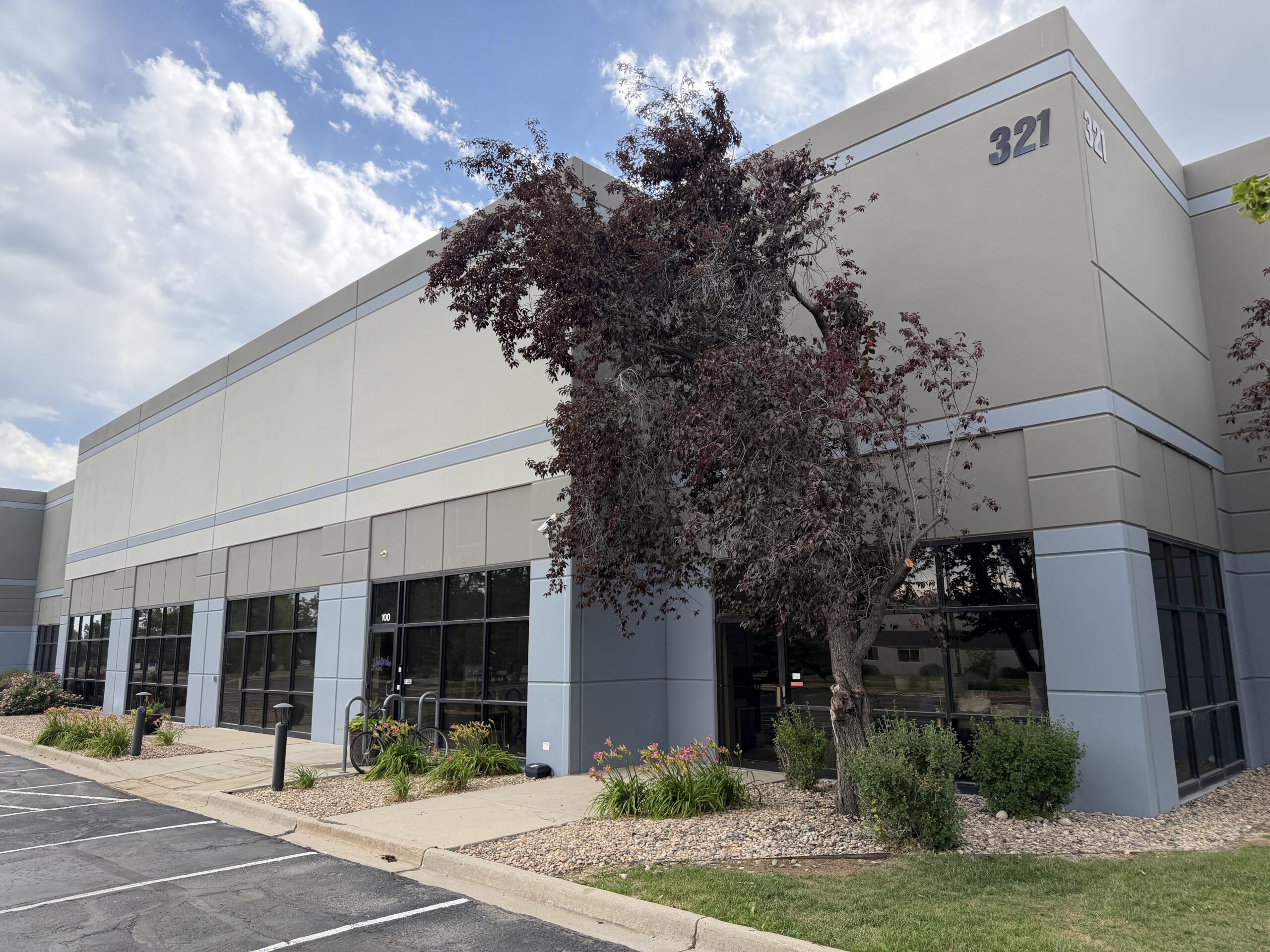 25,087 SF Light Manufacturing, Lab, R&D